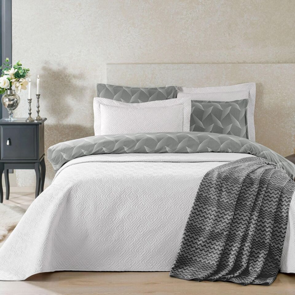 TAÇ 4626 MUTLULUK IŞILTISI ELORA 50 PRC ÇEYİZ SETİ ANTRASİT