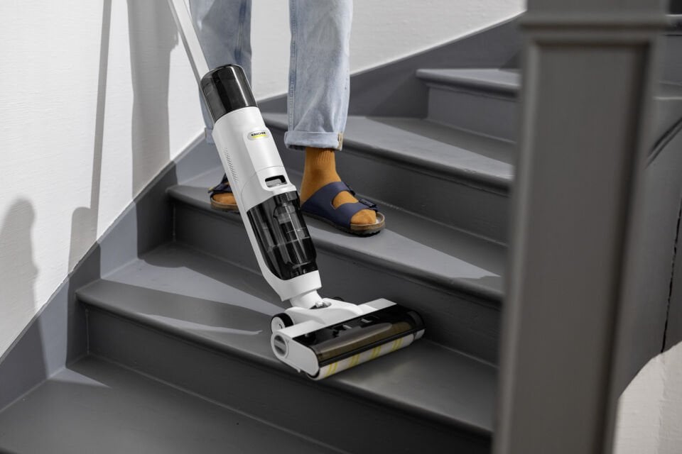 KARCHER FCV 2 ISLAK&KURU KABLOSUZ DİKEY ELEK.SÜPÜRGE
