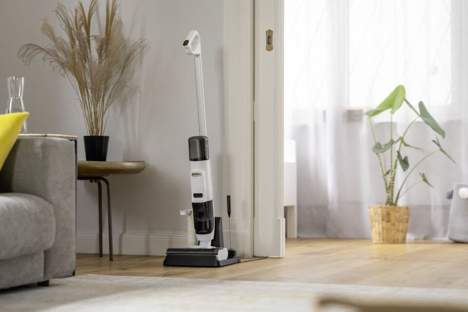KARCHER FCV 2 ISLAK&KURU KABLOSUZ DİKEY ELEK.SÜPÜRGE